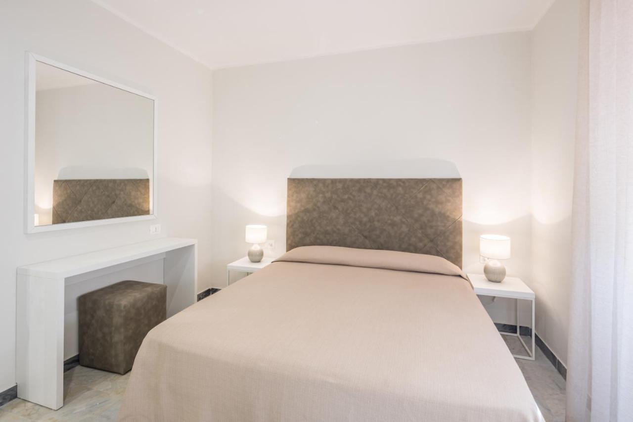Hotel Cavalieri Del Mare Marina di Massa Extérieur photo