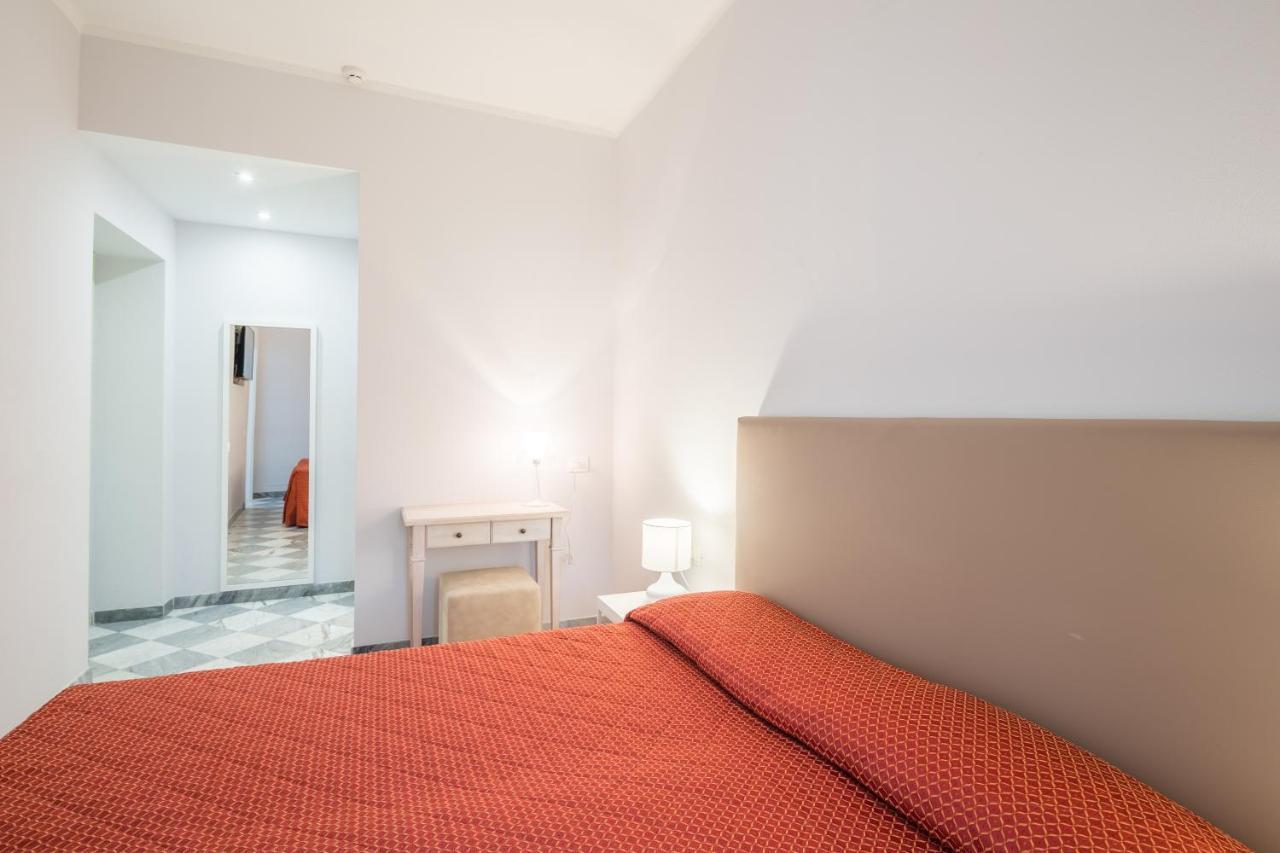 Hotel Cavalieri Del Mare Marina di Massa Extérieur photo
