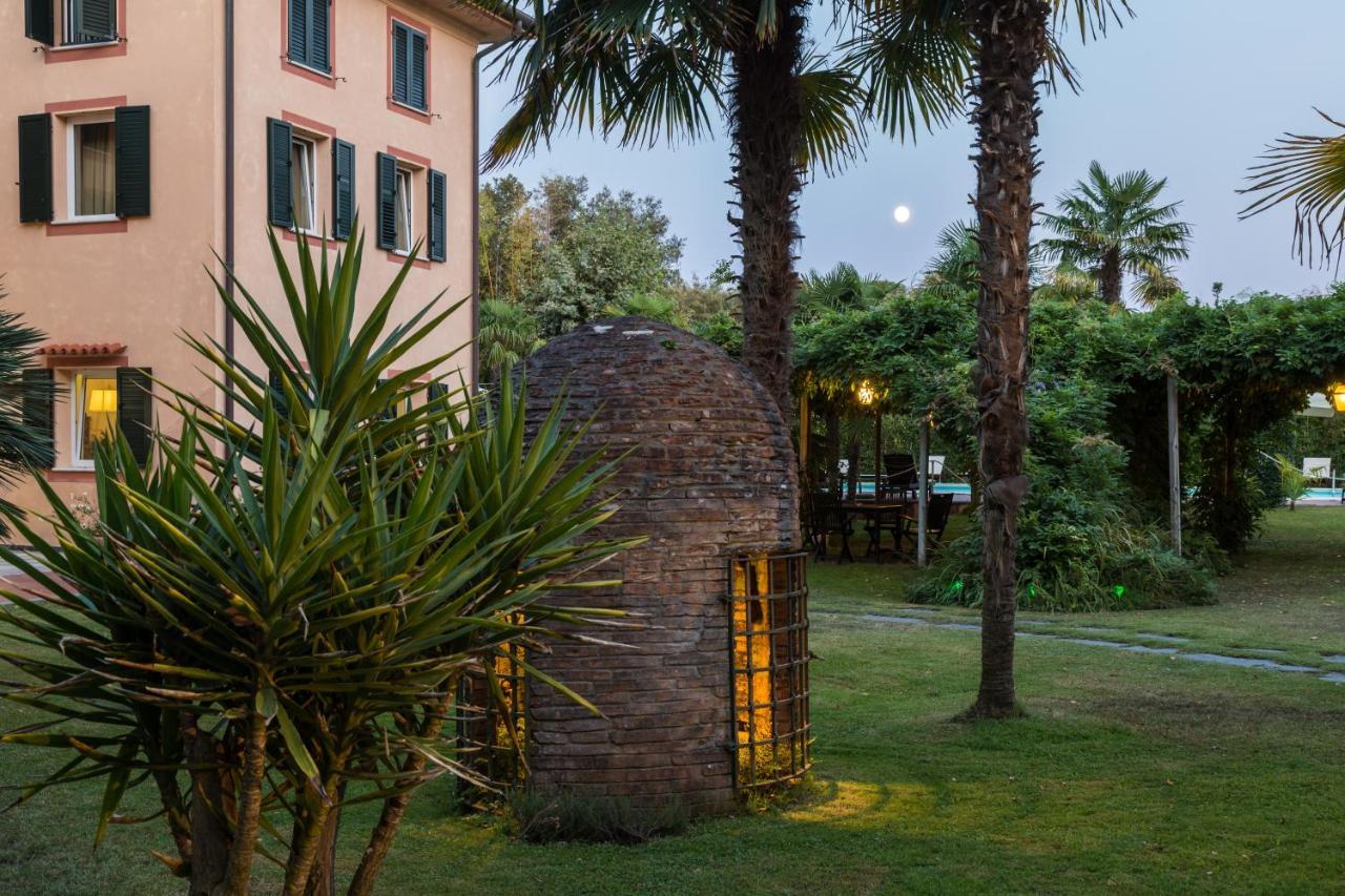 Hotel Cavalieri Del Mare Marina di Massa Extérieur photo