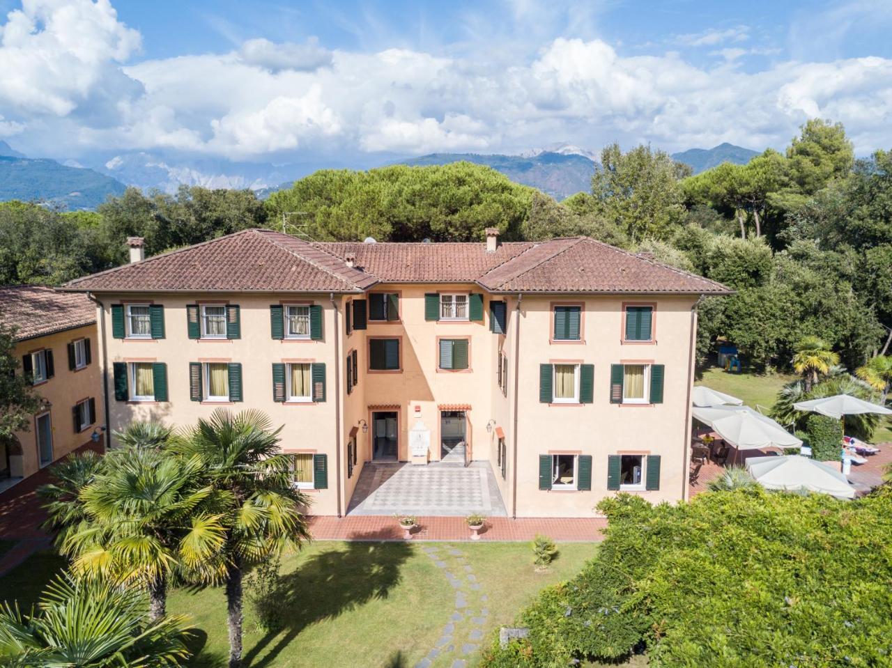 Hotel Cavalieri Del Mare Marina di Massa Extérieur photo