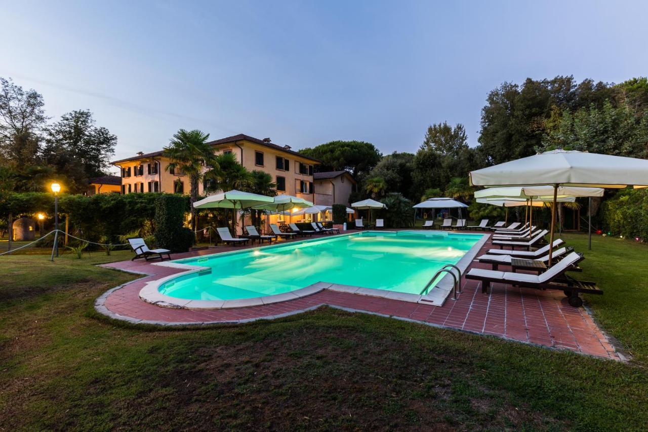 Hotel Cavalieri Del Mare Marina di Massa Extérieur photo